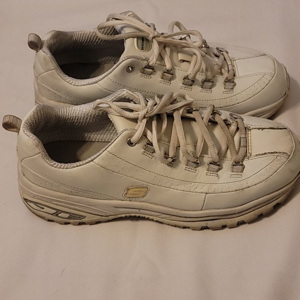 Skechers white vintage chunky style size 9.5